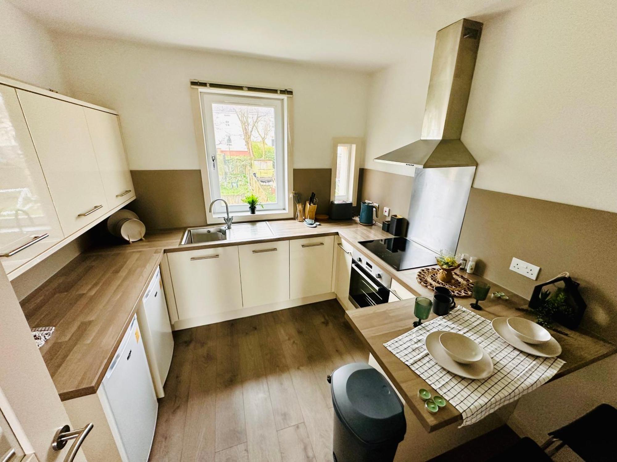 Glasgow Modern Style Home , Separate Entrance Εξωτερικό φωτογραφία