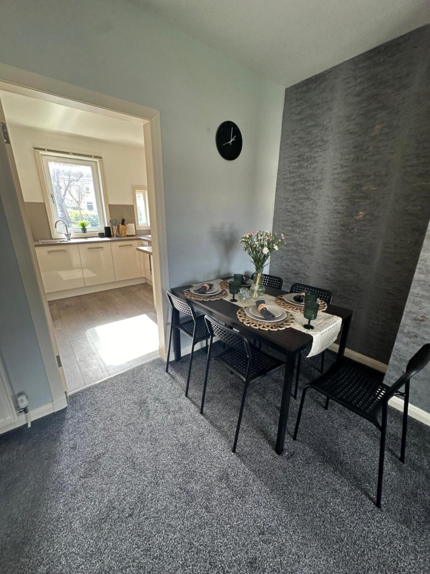Glasgow Modern Style Home , Separate Entrance Εξωτερικό φωτογραφία