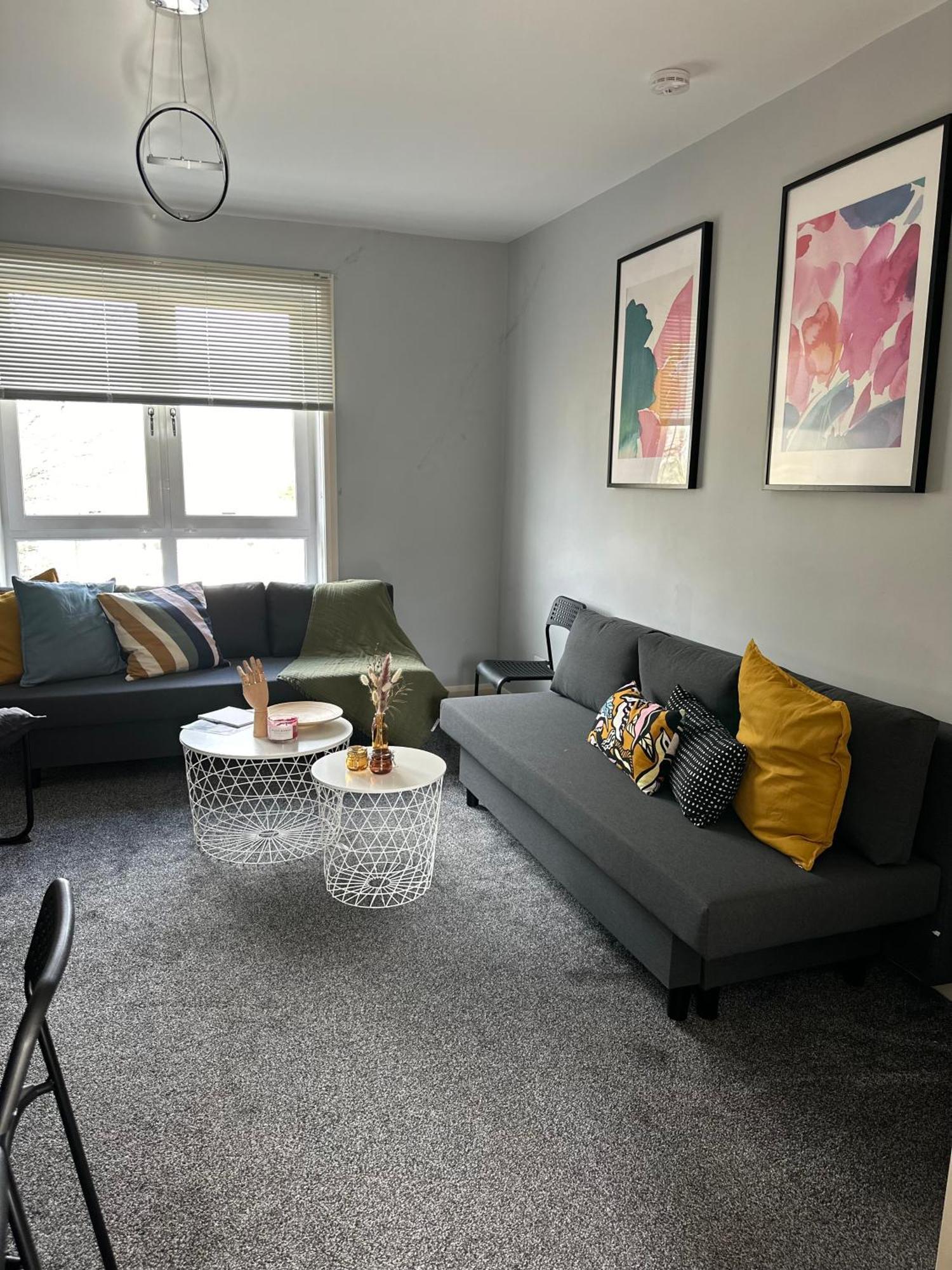 Glasgow Modern Style Home , Separate Entrance Εξωτερικό φωτογραφία