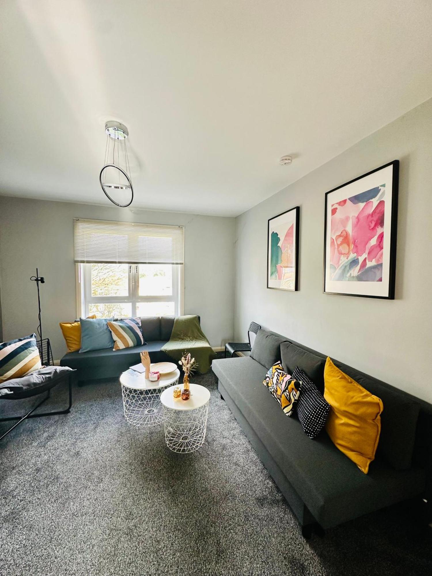 Glasgow Modern Style Home , Separate Entrance Εξωτερικό φωτογραφία