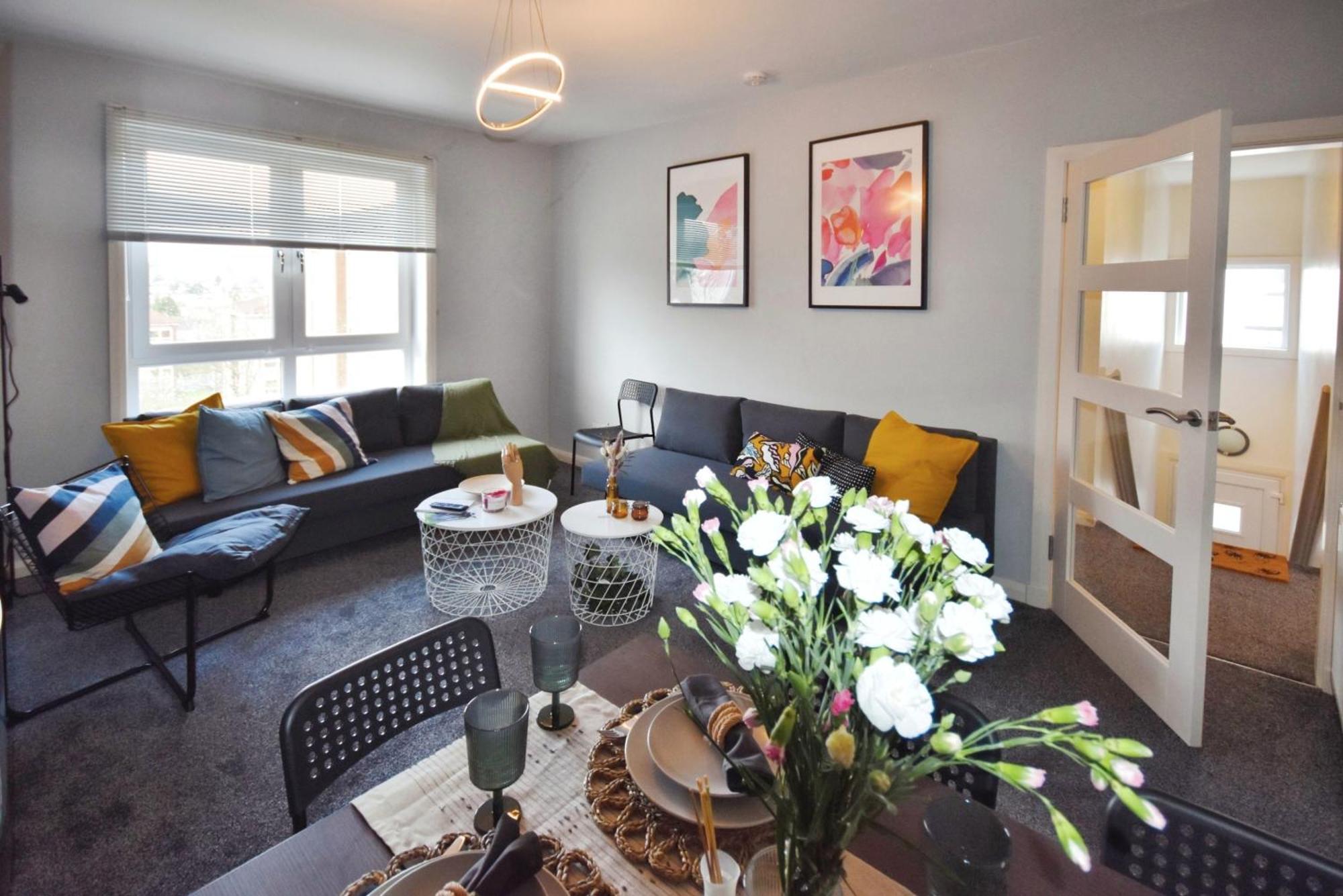Glasgow Modern Style Home , Separate Entrance Εξωτερικό φωτογραφία