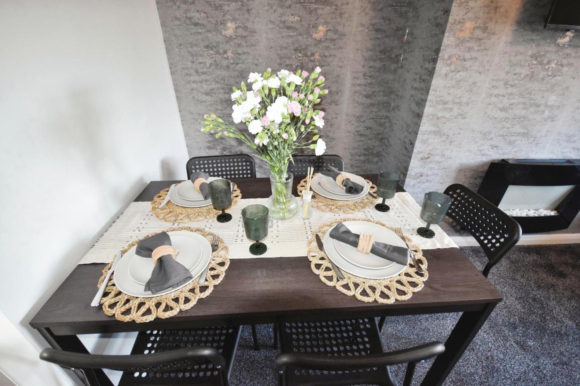 Glasgow Modern Style Home , Separate Entrance Εξωτερικό φωτογραφία